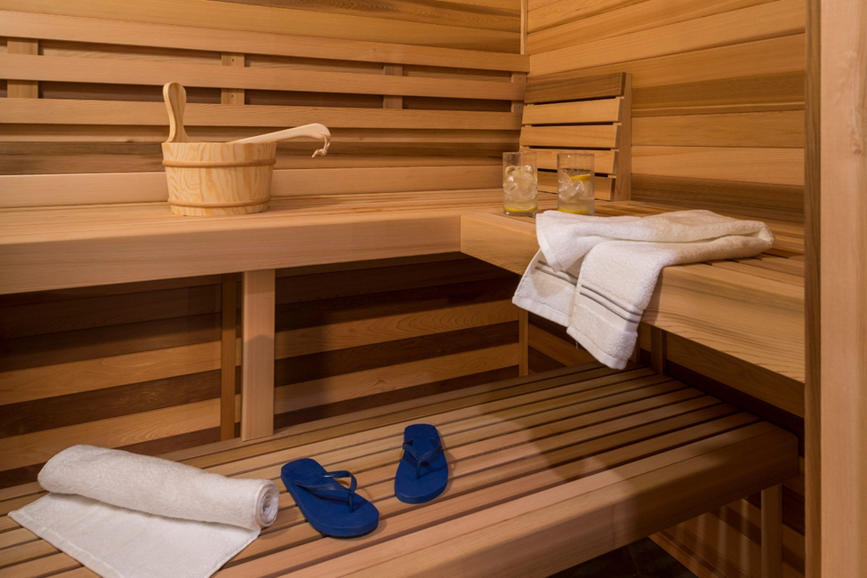 Does Fitness Have a Sauna, steam room or hot tub? A Detailed